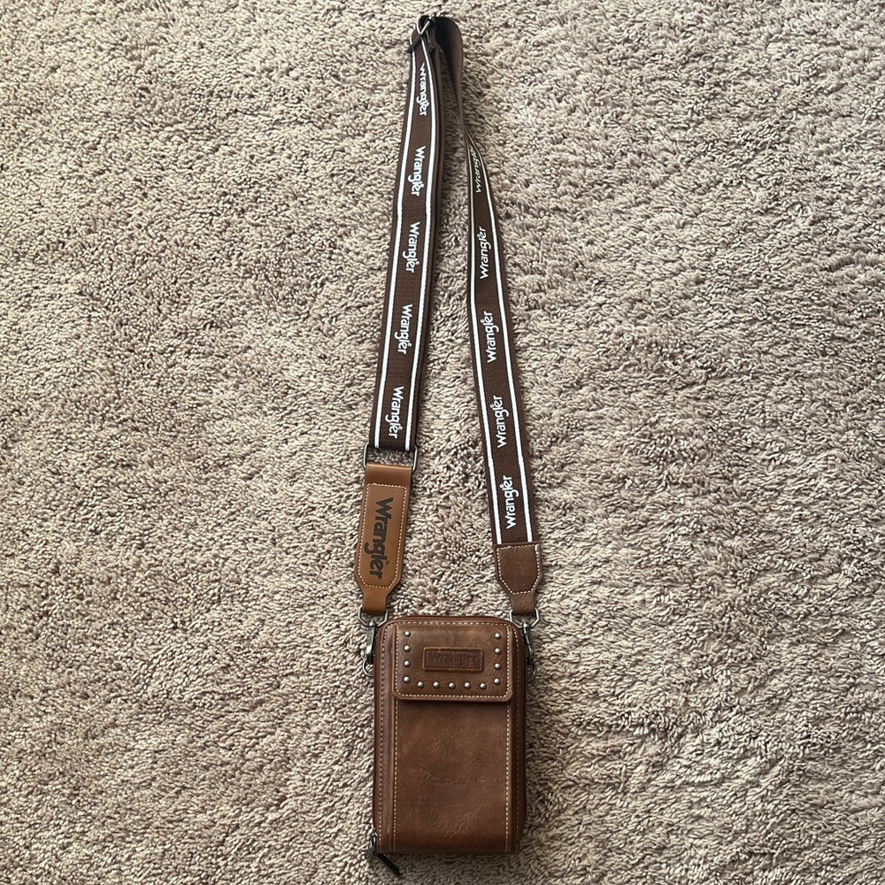 Wrangler Vegan Leather Crossbody Cell Phone Purse - Picture 2 of 8